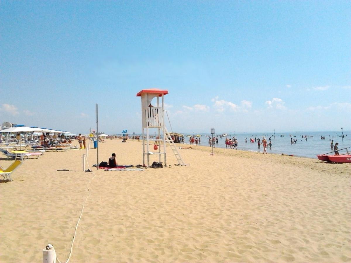 Lucerna Apartments At Sabbiadoro Beach Ліньяно-Сабб'ядоро Екстер'єр фото