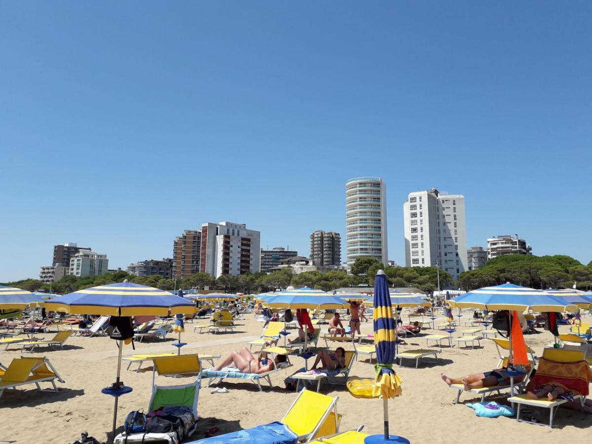 Lucerna Apartments At Sabbiadoro Beach Ліньяно-Сабб'ядоро Екстер'єр фото